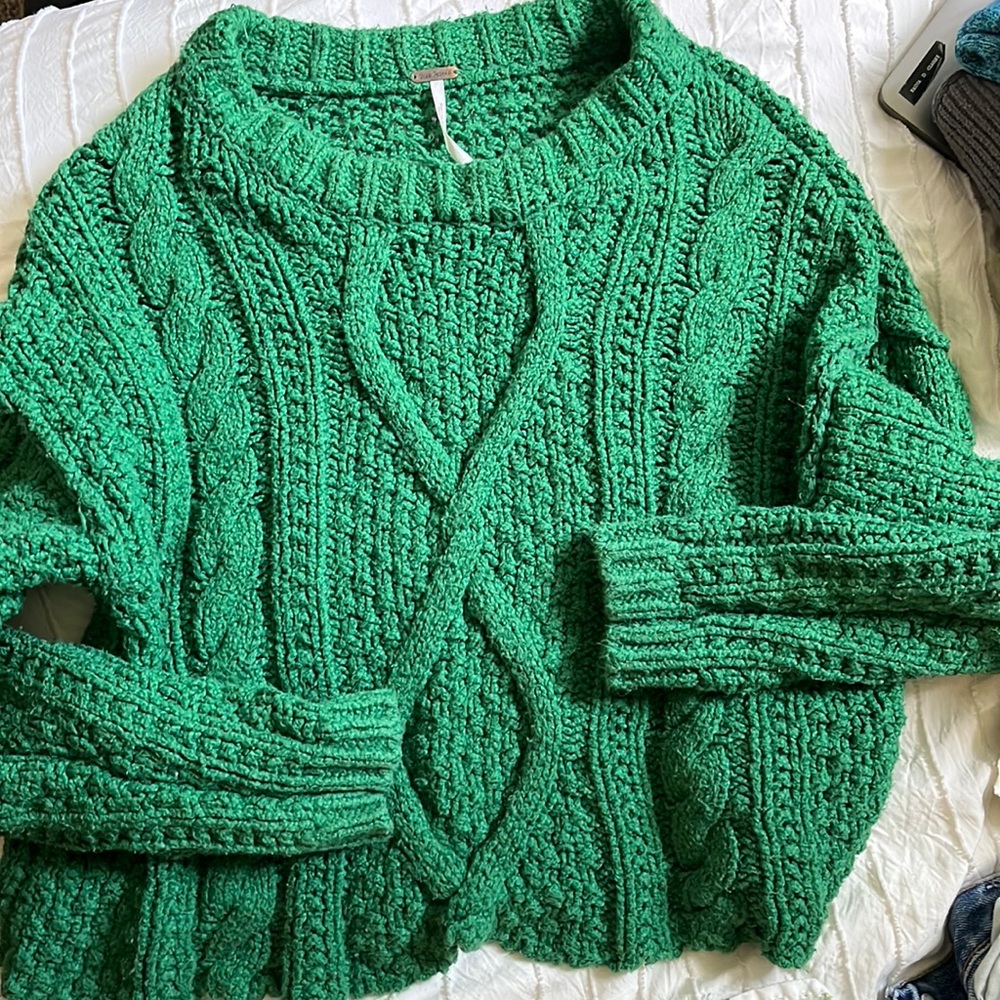 FREE PEOPLE Kelly Green Cropped Sweater